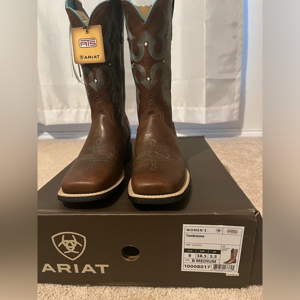 Women’s Ariat Boots
Size-8
Brand New-Never Worn